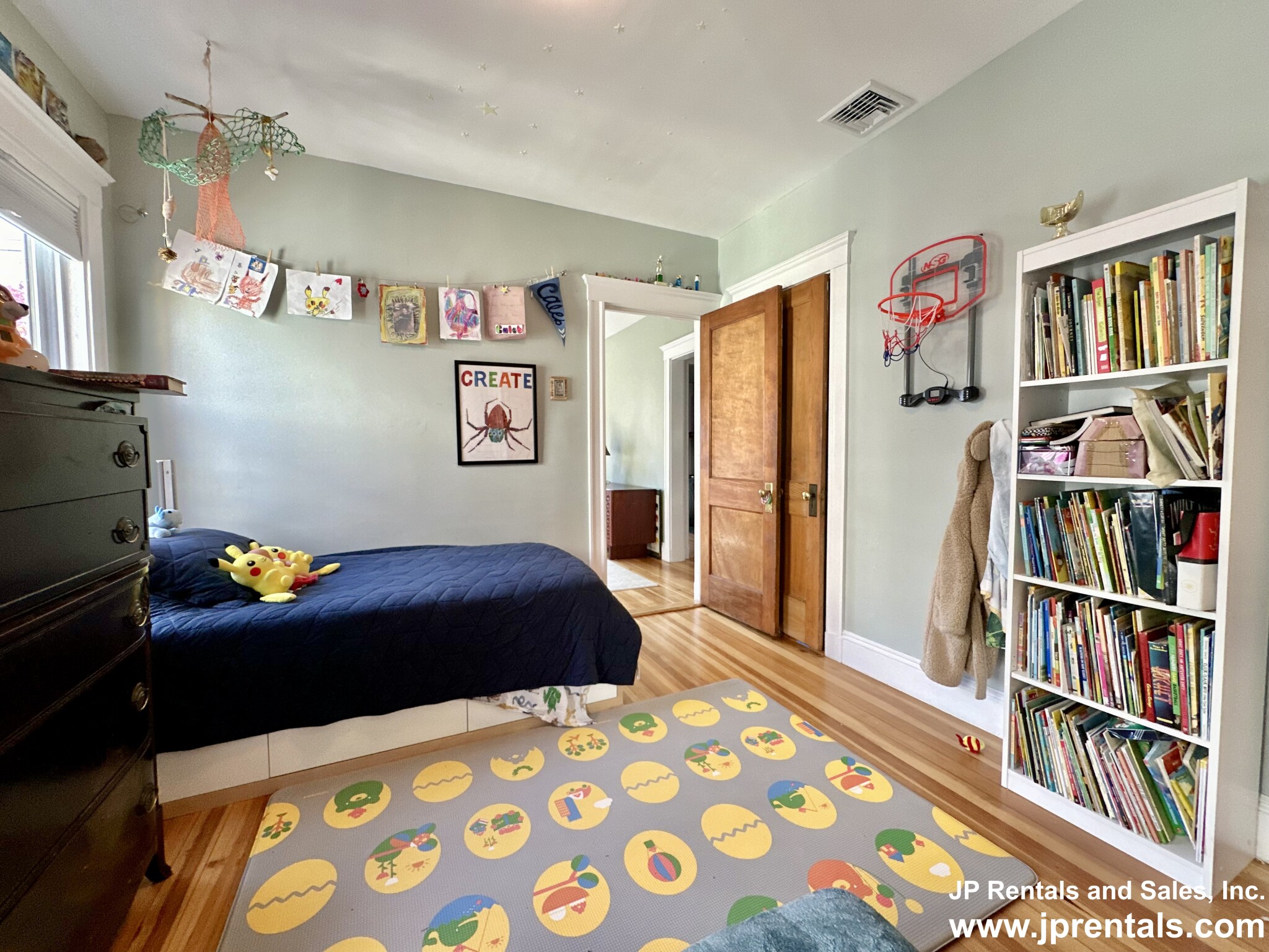 4 bed, 2 bath apartment for rent at 22 Sedgwick St Unit 2, Jamaica Plain — photo 22 of 26