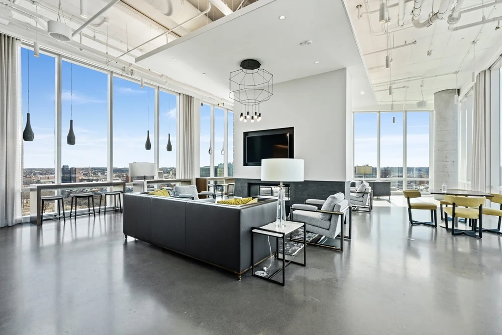 188 Brookline Ave, Fenway