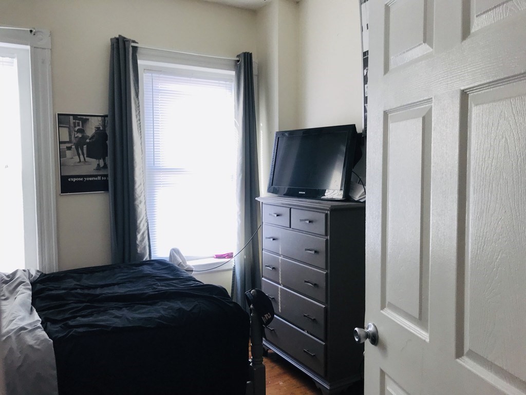 111 H St, South Boston