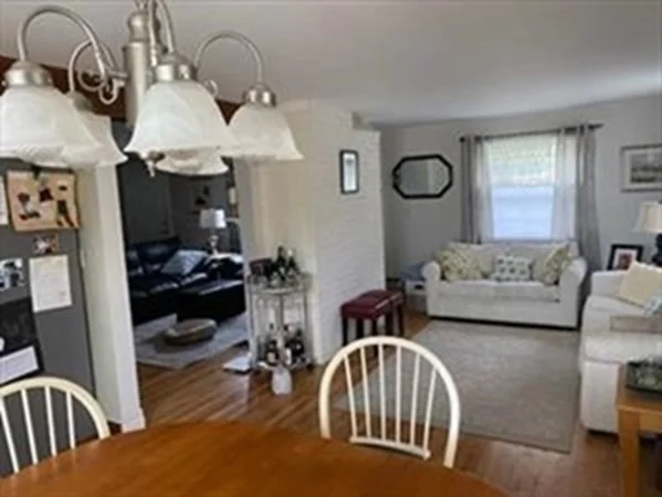 272 Brook St, Nobscot