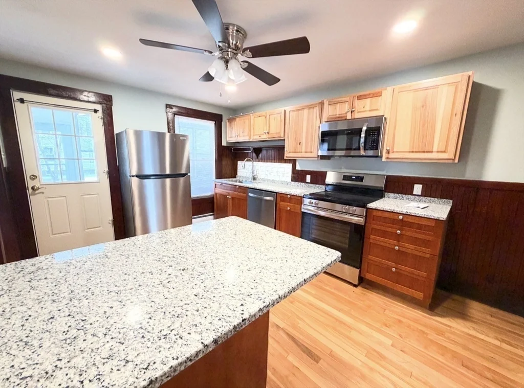 38 A St, West Warren