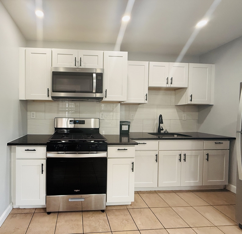 183 Windsor St, The Port