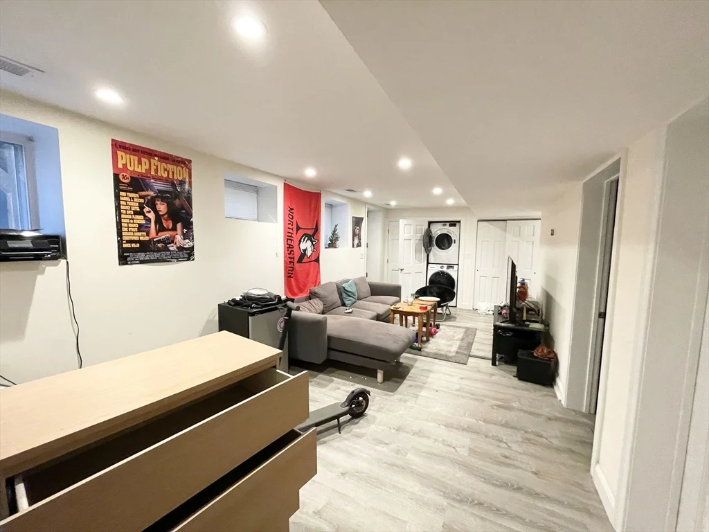 21 Iroquois, Mission Hill