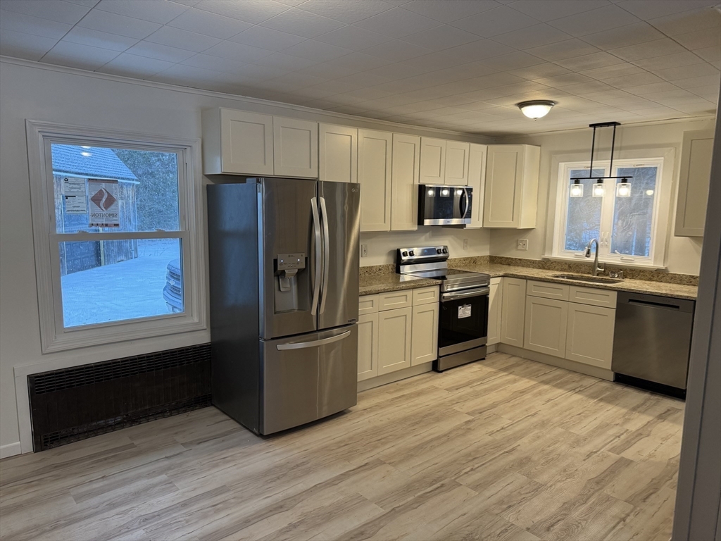 16 Knightville Dam Rd, Huntington