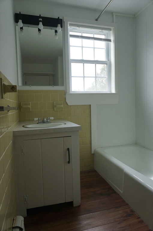 64 Mill St, Pepperell