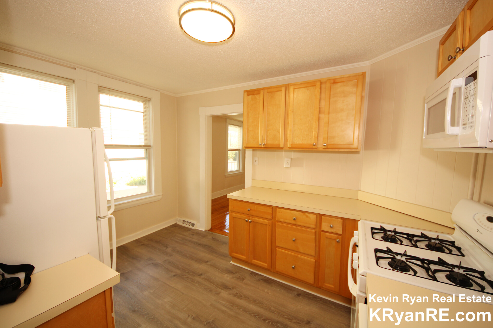 60-62 Bedford St, Banks Square