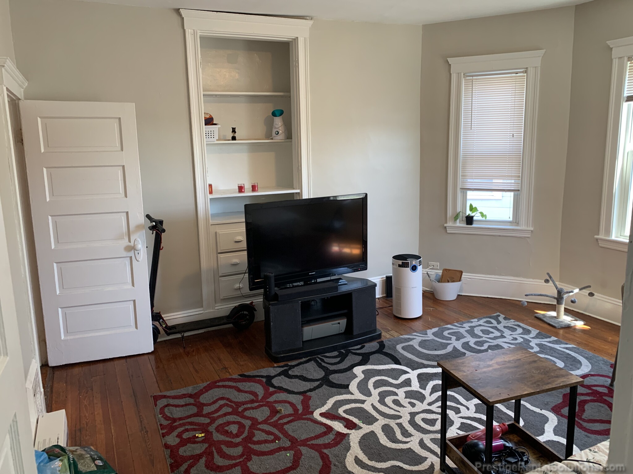 348 Faneuil St, Oak Square