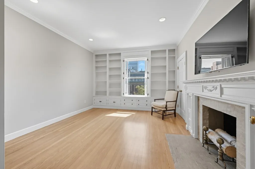 412 Beacon St, Back Bay