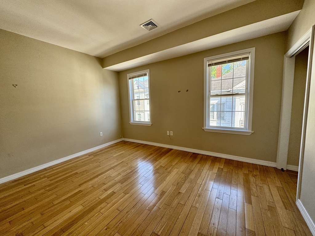 22 Elmore St, Roxbury