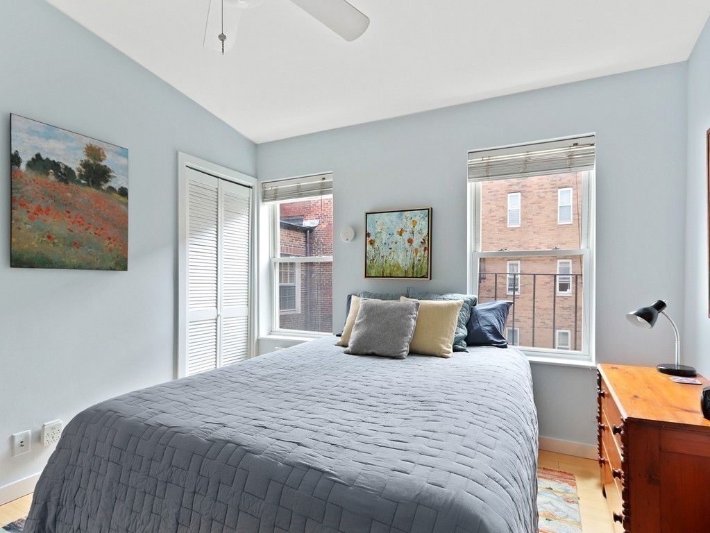 110 Charles St, Beacon Hill