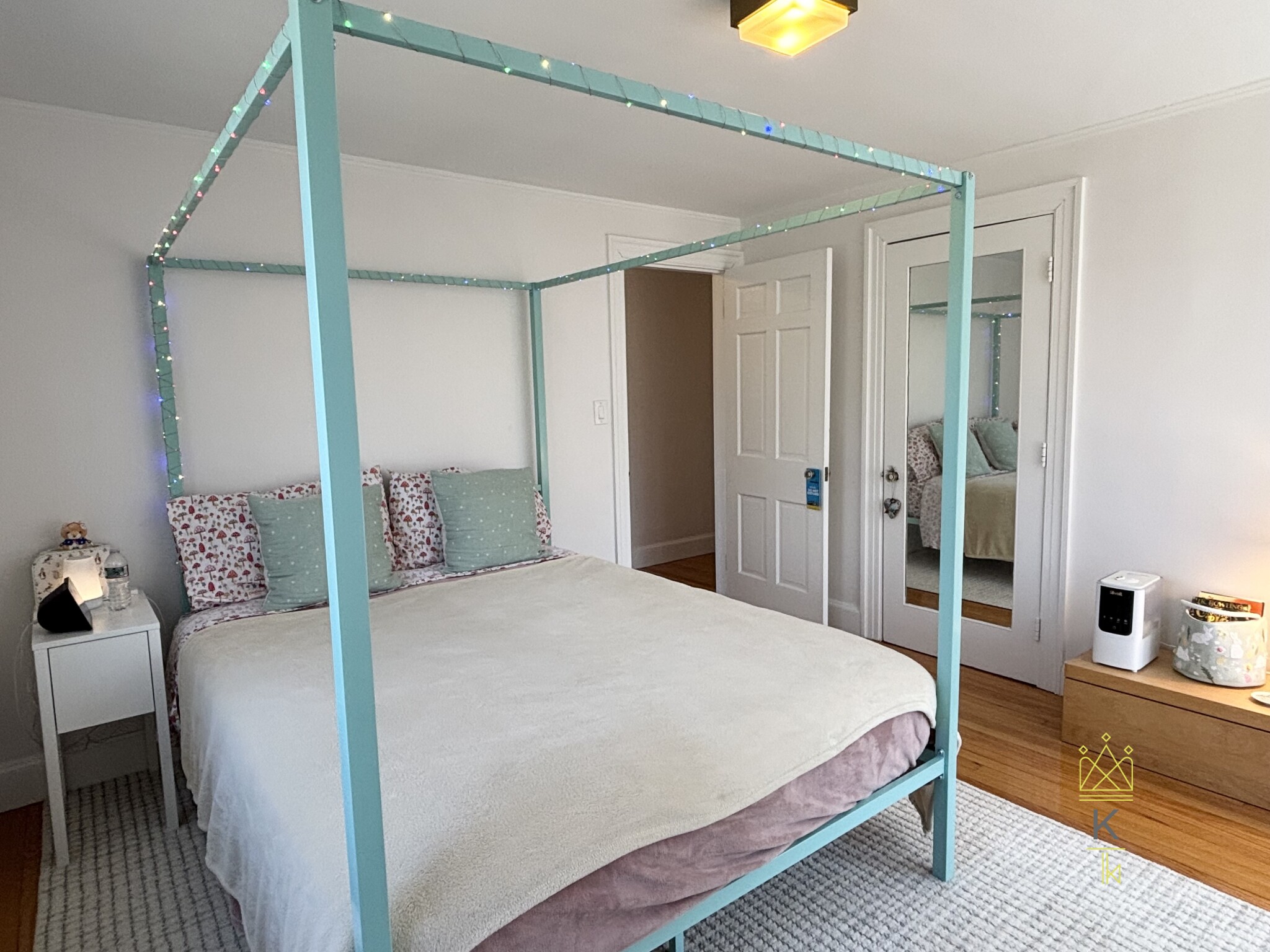 198 Wolcott Rd, Chestnut Hill