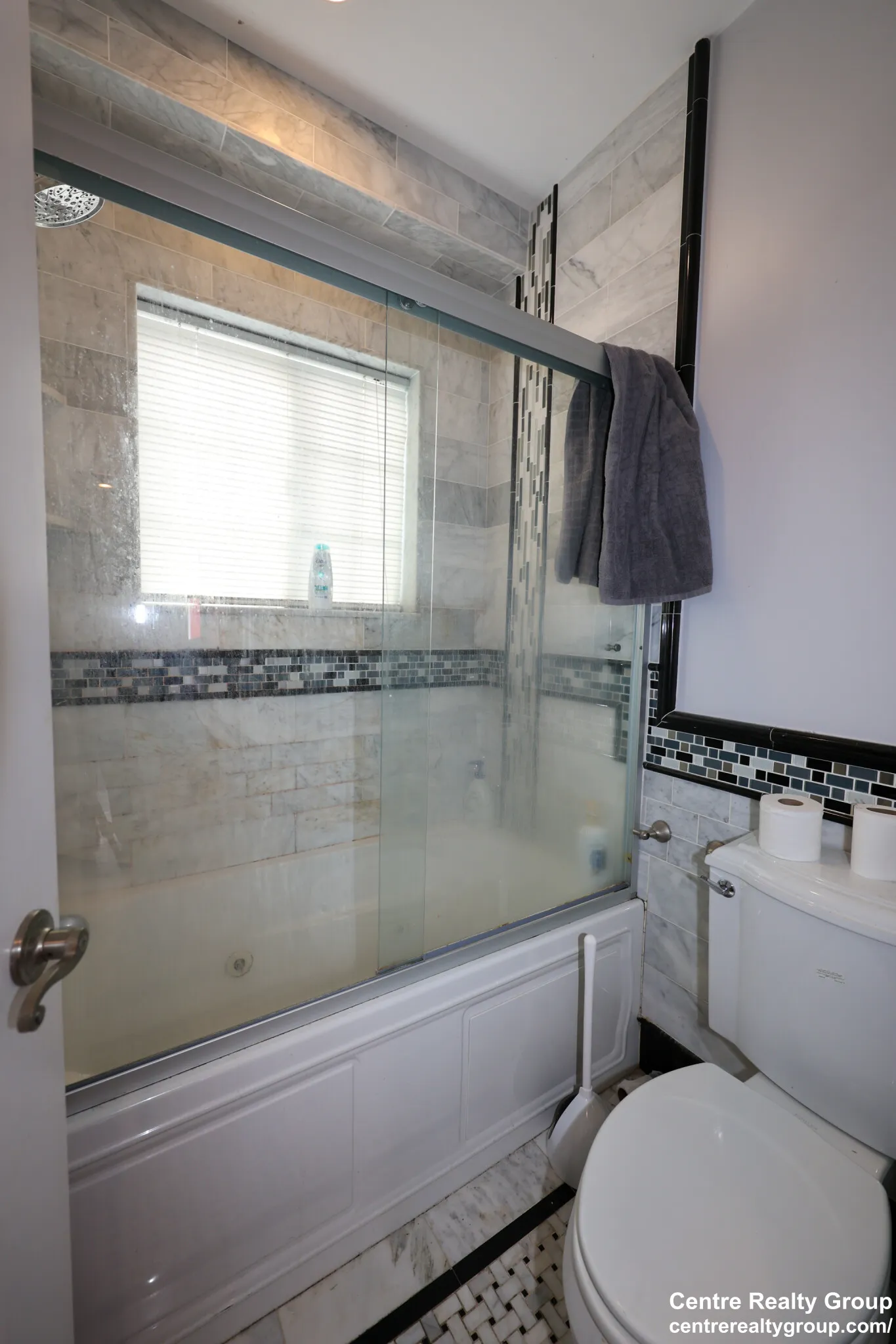 127 Nonantum St, Oak Square