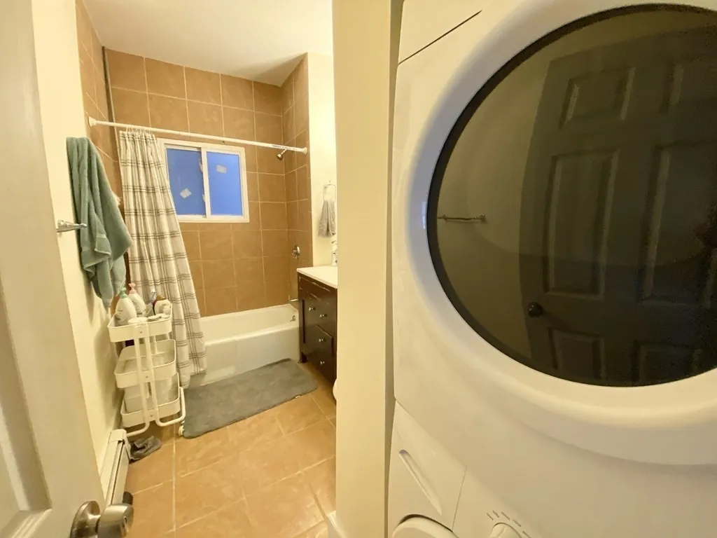 52 Delle Ave, Mission Hill