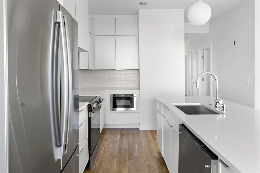 298 Maverick St, East Boston