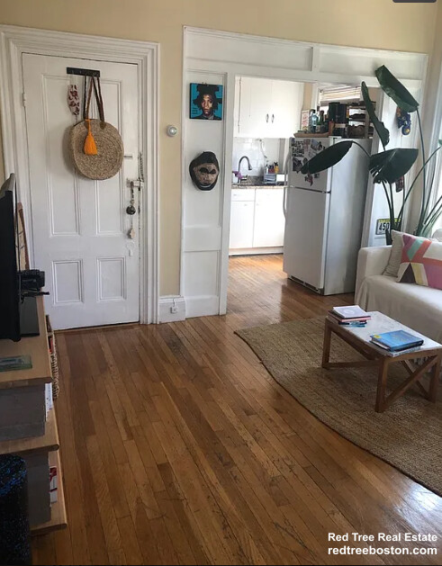 6 Cambridge Tr, Allston