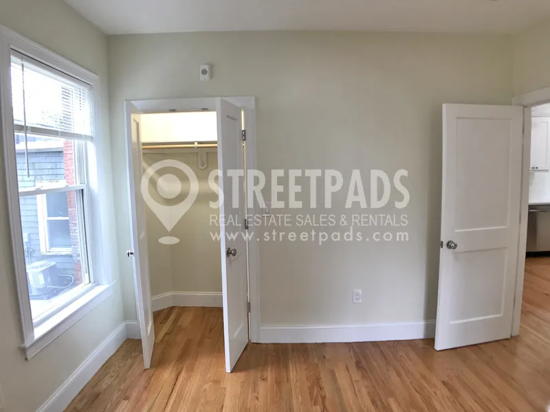 327 Highland Ave, Powder House Square