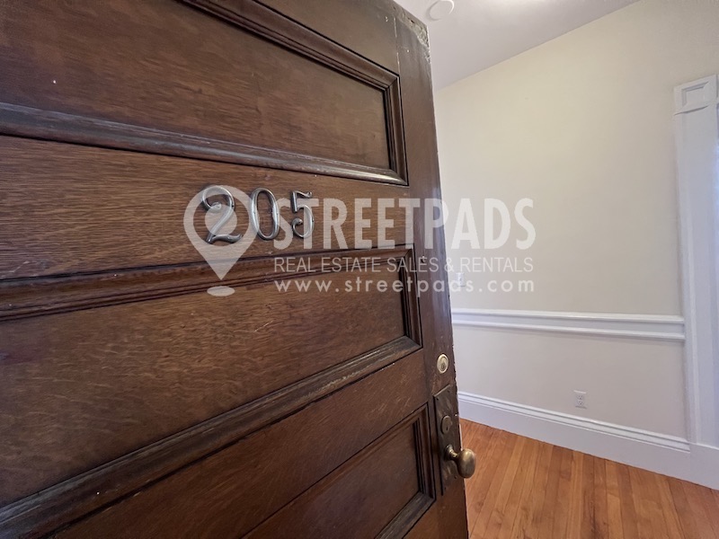 2 Ware St, Mid-Cambridge