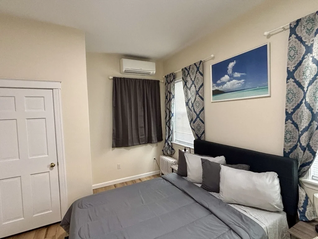 407 Main St, Medford