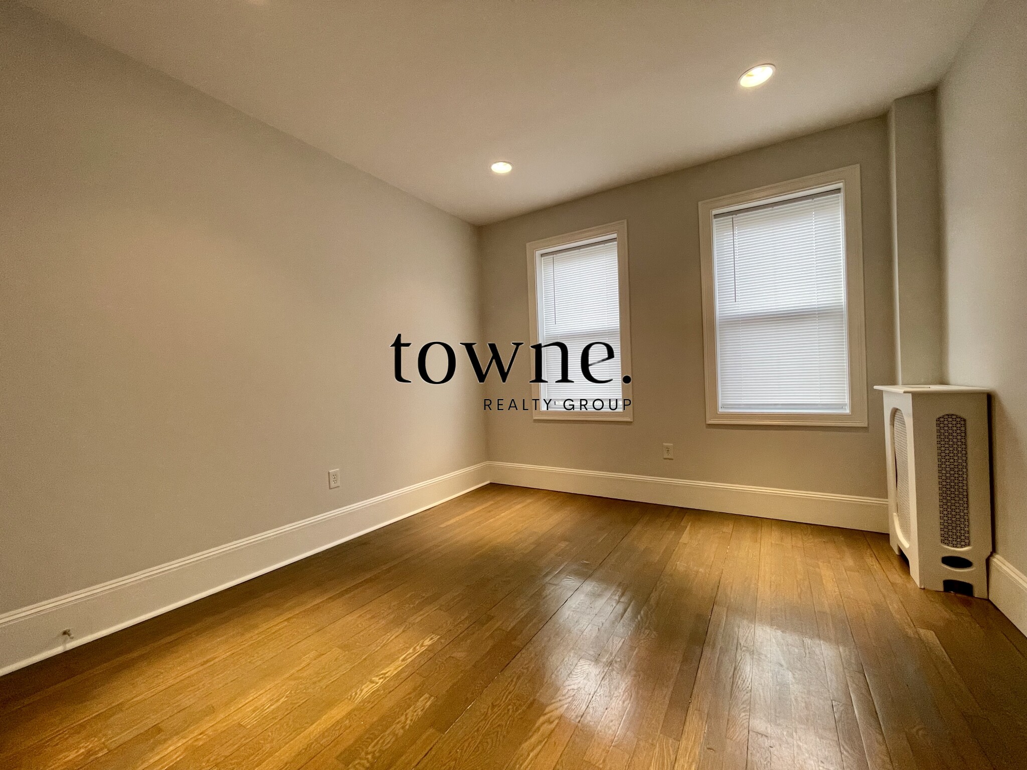 109 Queensberry St, Fenway