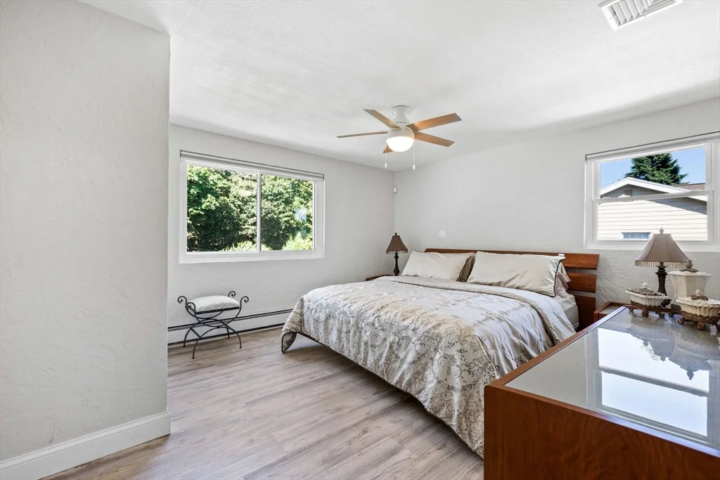 46 Juniper Dr, Saugus