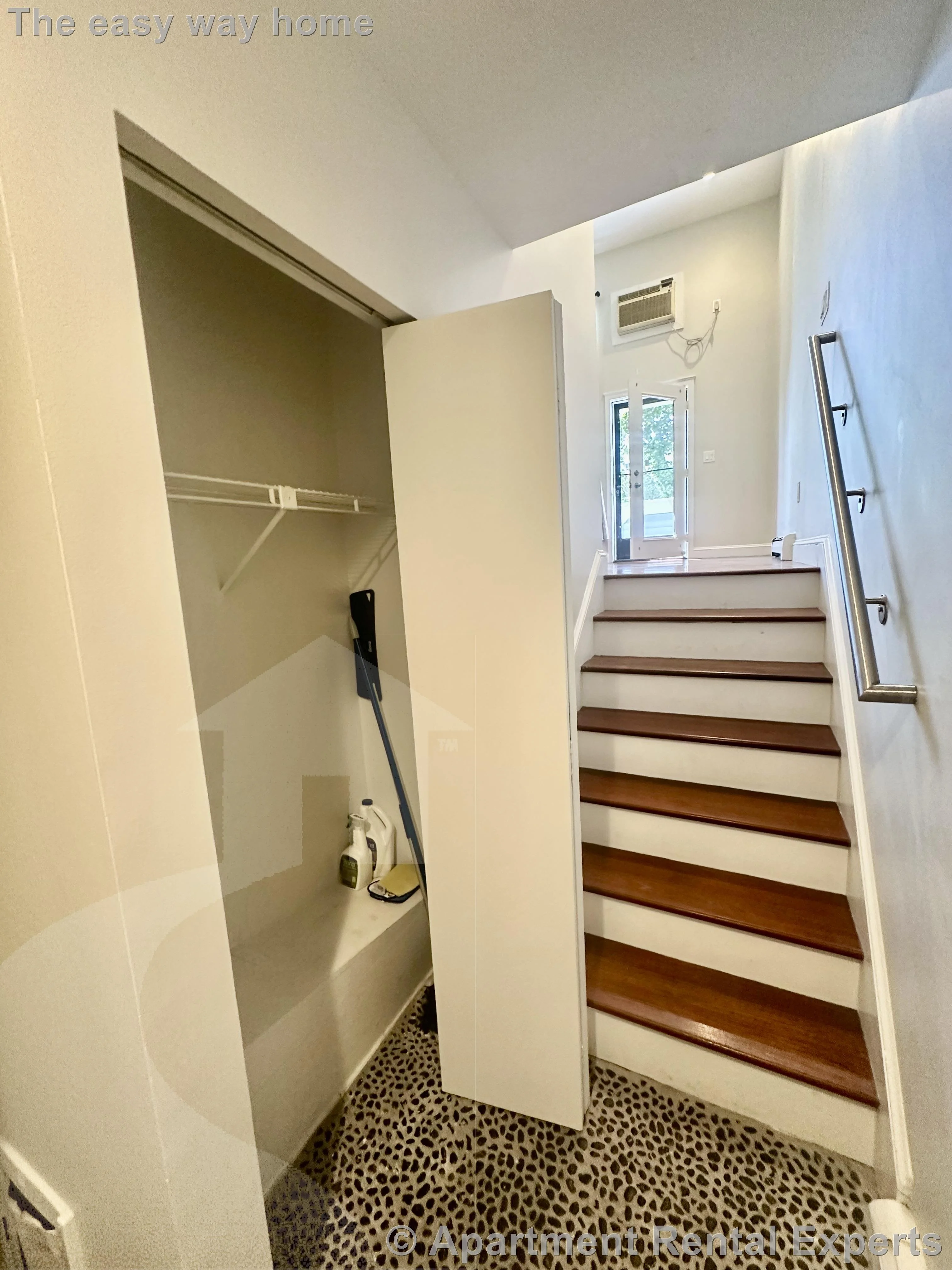 4 Fort Washington Pl, Cambridgeport