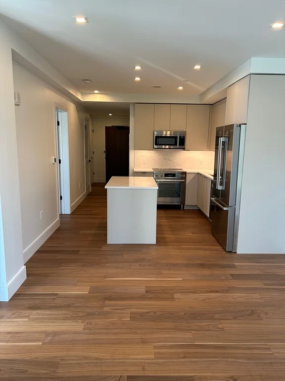 1515 Commonwealth, Brighton