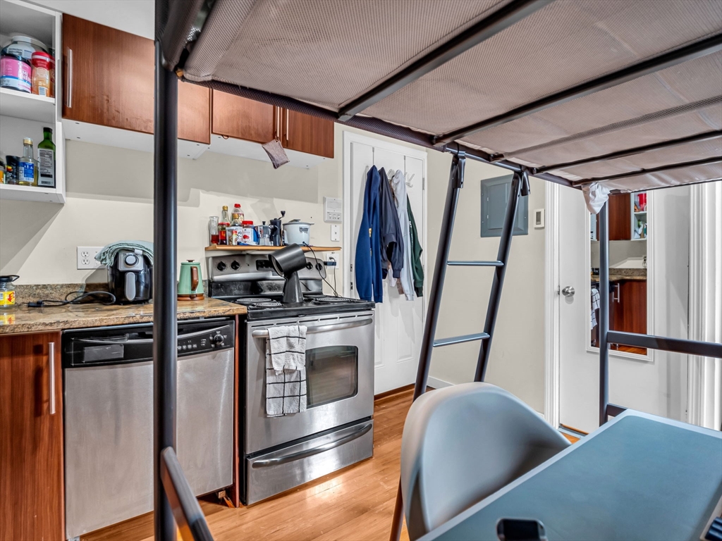 97 College Ave, Somerville