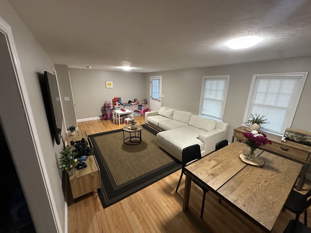 18 Charles St, Weymouth