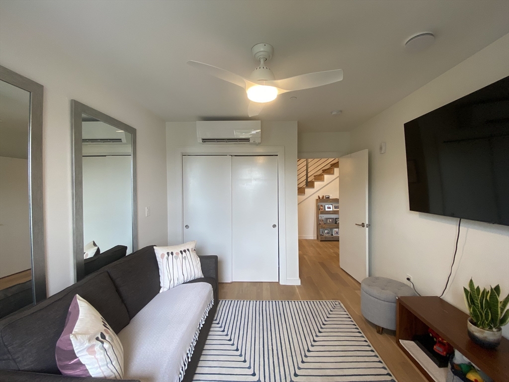 78 Fort Ave, Roxbury