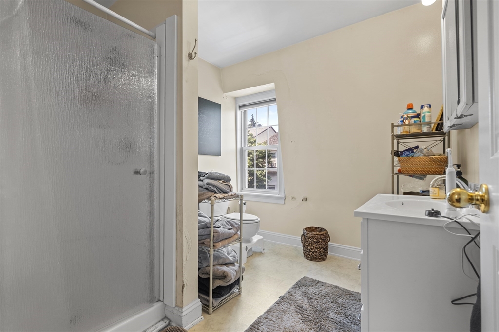 16 Gates St, South Boston