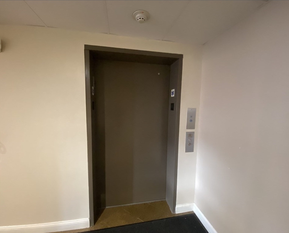 391 Pleasant St, Melrose