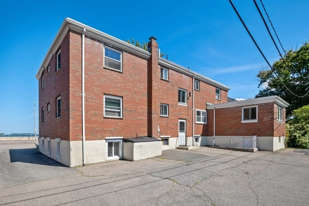 623 Quincy Shore Dr, North Quincy