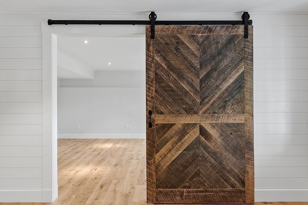 24 Mccallar Ln, Concord