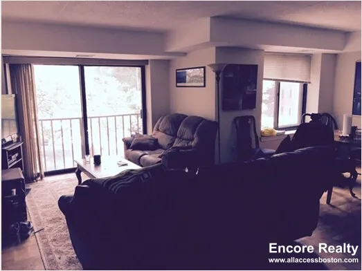 1243 Beacon St, Coolidge Corner