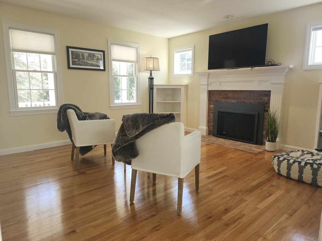 50 Fisher Rd, Southborough