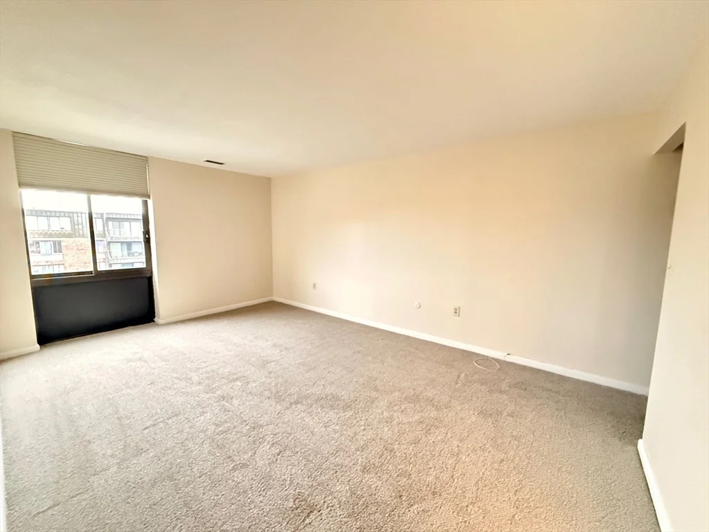 1006 Paradise Rd, Swampscott