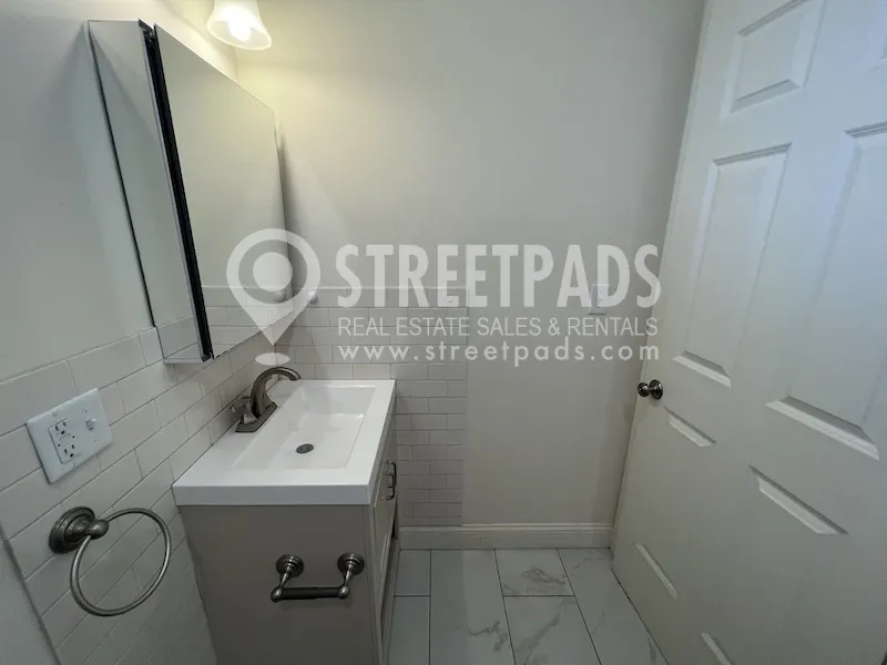 379 Harvard St, Mid-Cambridge