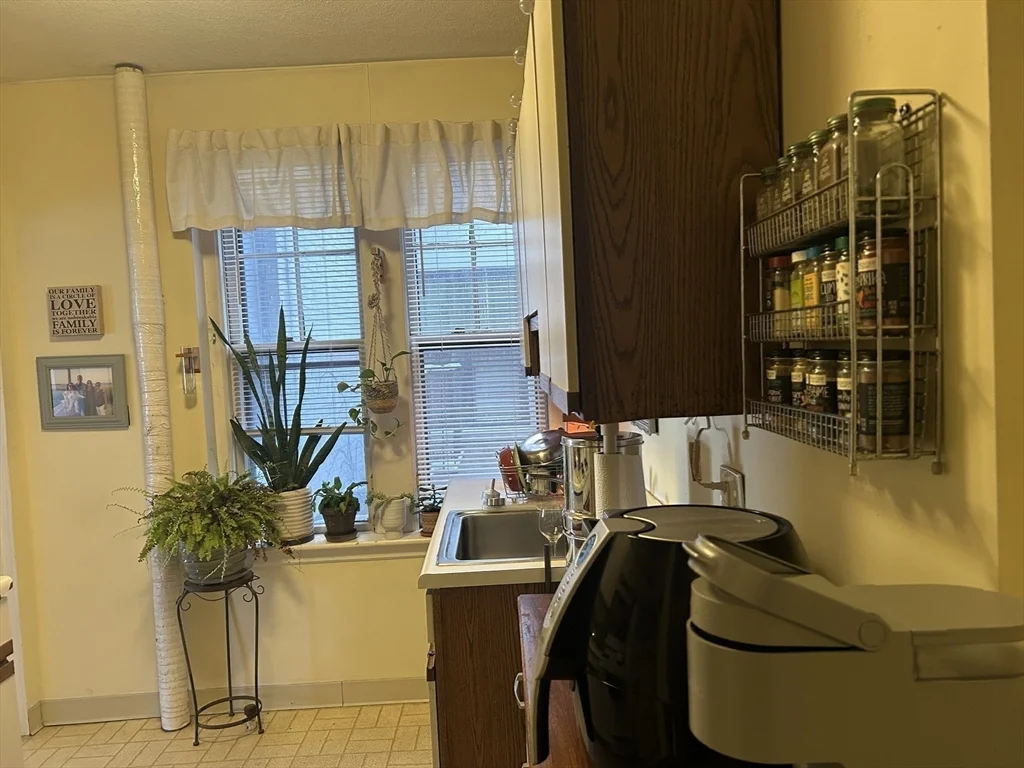 2039 Commonwealth Ave, Brighton