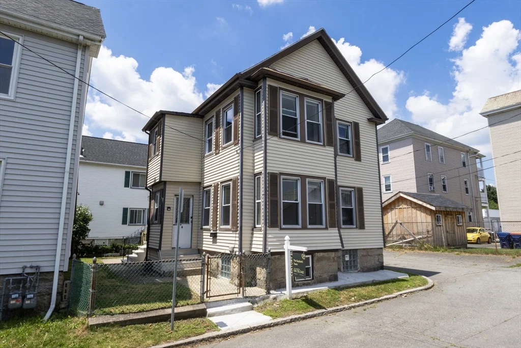 6 Coffin Avenue Ct, New Bedford