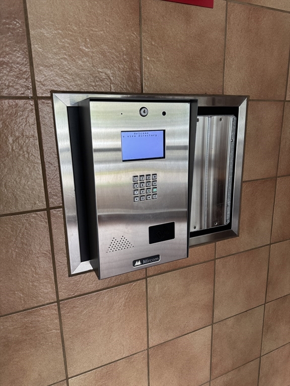 5050 Washington St, West Roxbury