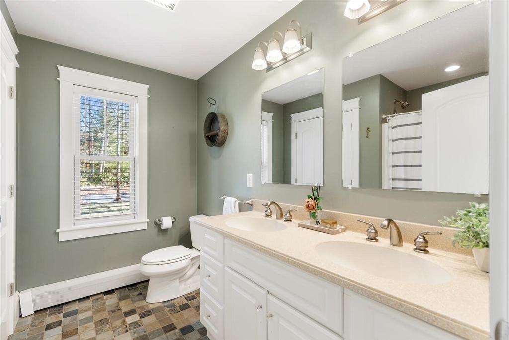 110 Clamshell Cove Rd, Cotuit