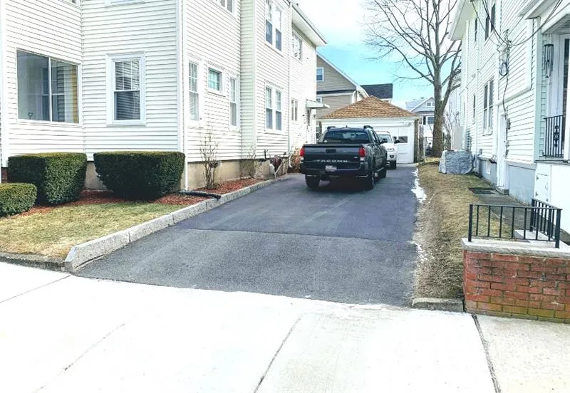 17 Adams St, Arlington
