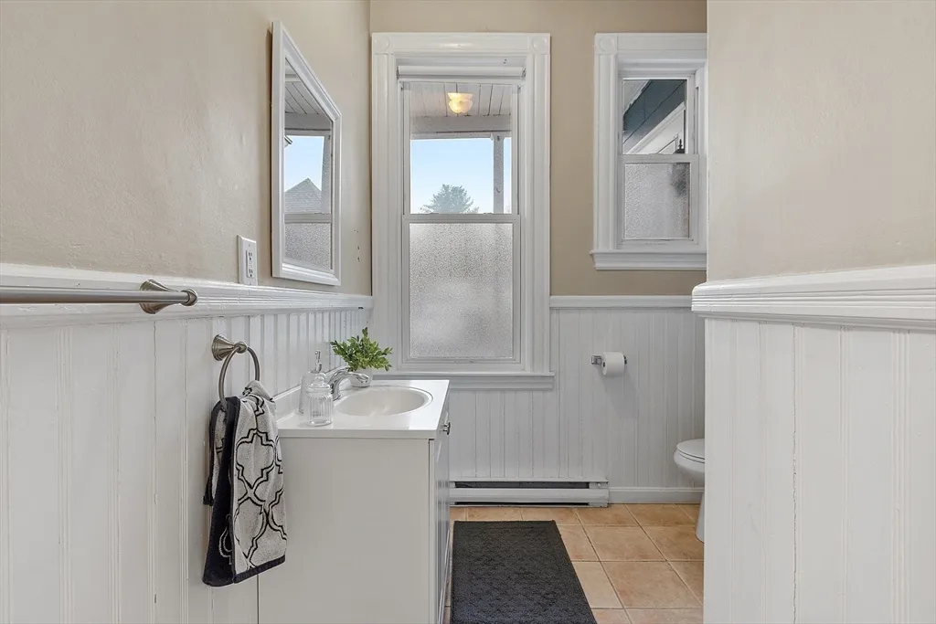 113 Main St, Pepperell