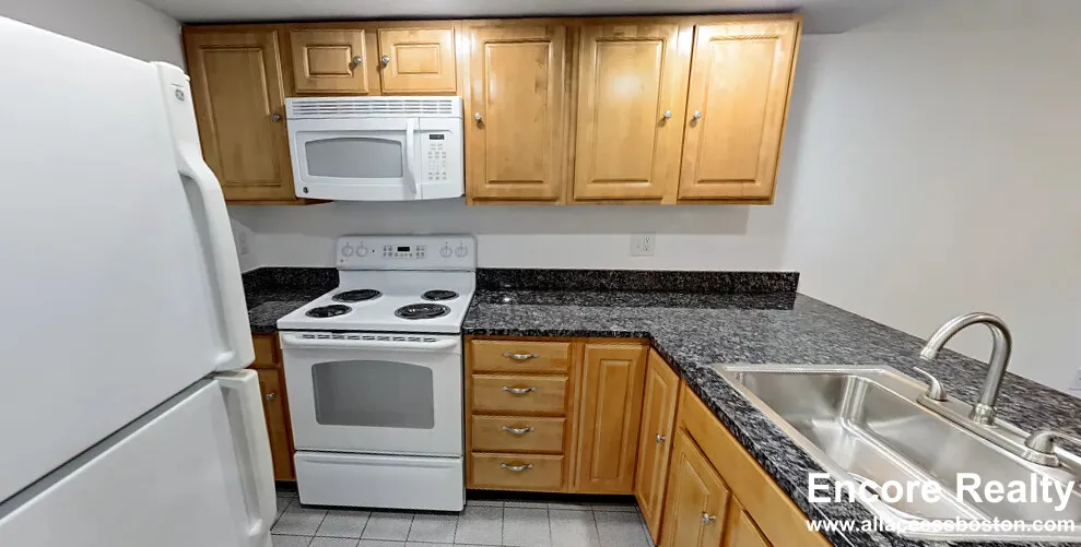 36 Queensberry St, Fenway