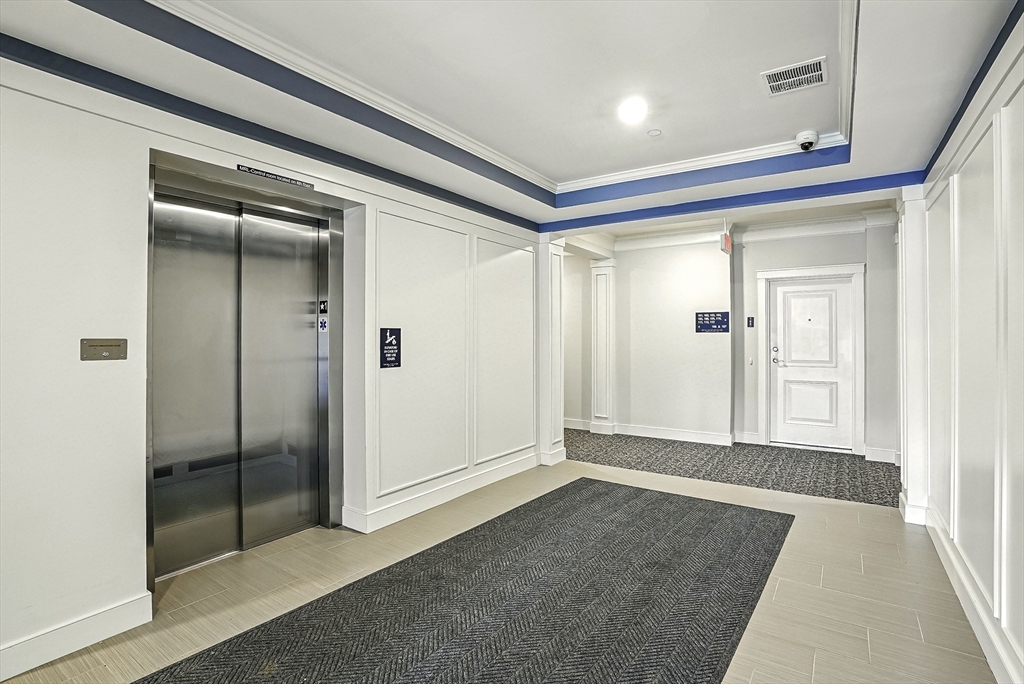 4 Winslow Ln, Grafton