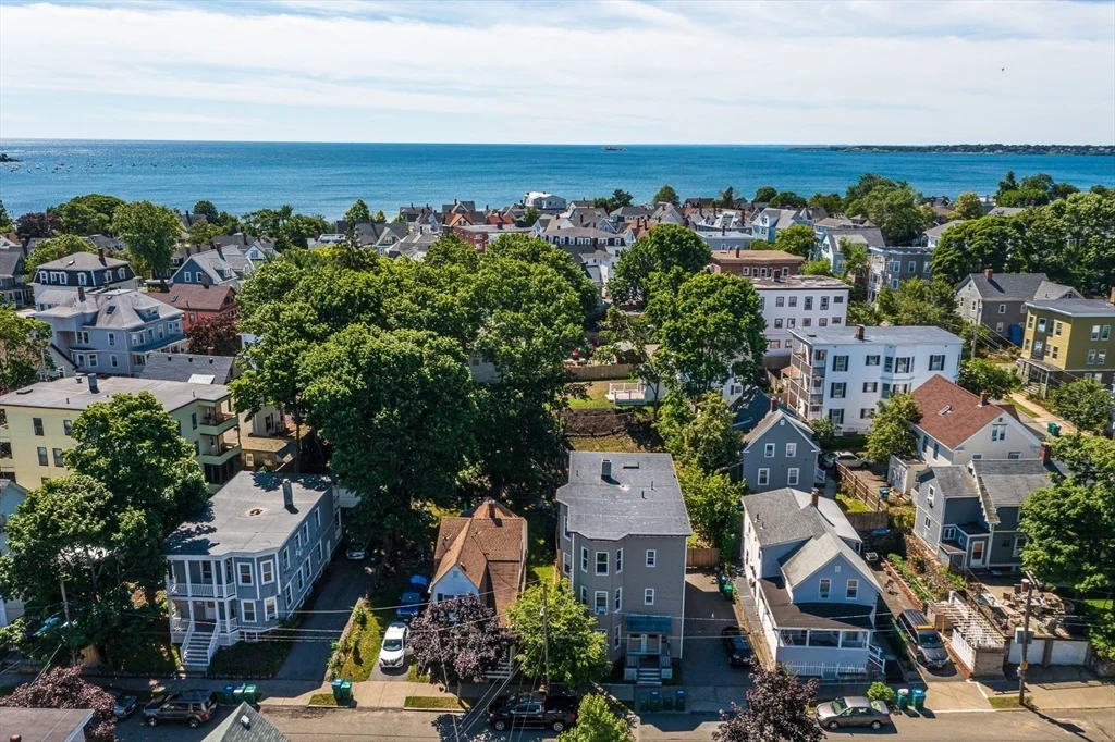 18 St Clair St, East Lynn