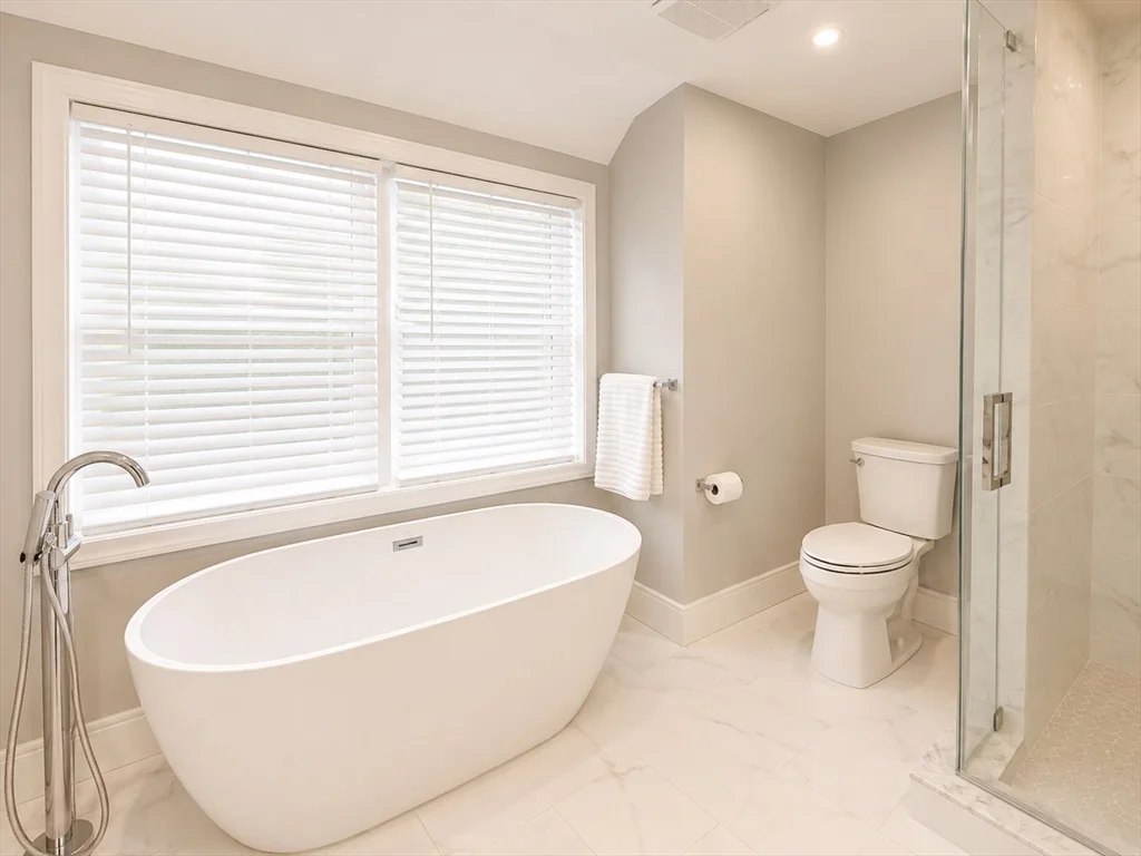 2 Summit Rd, Wellesley