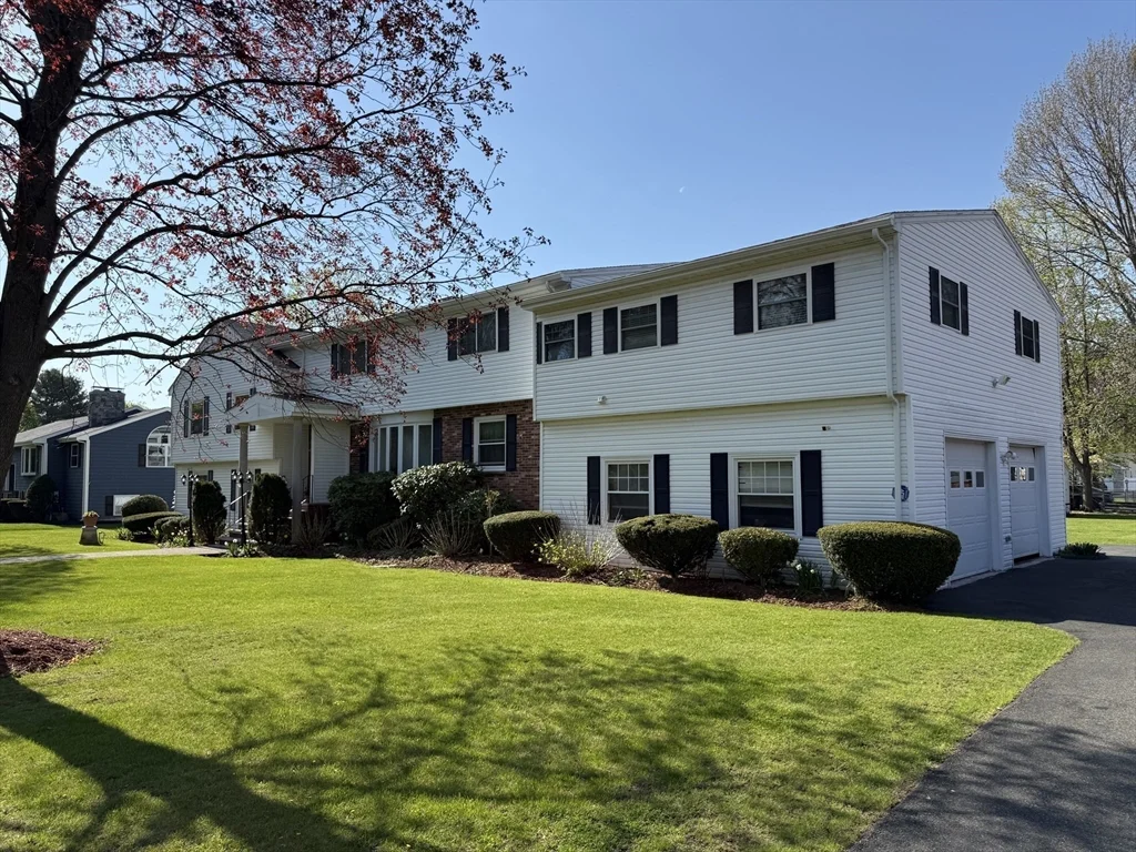16 Indian Rock Dr, Saugus