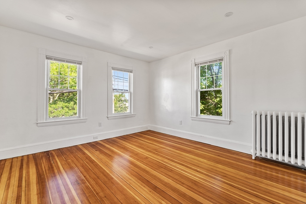 279 E Squantum St, North Quincy