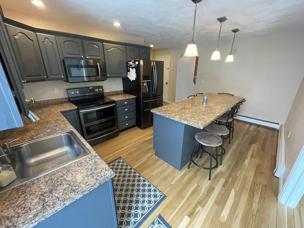 4 Indiana Ave, Woburn